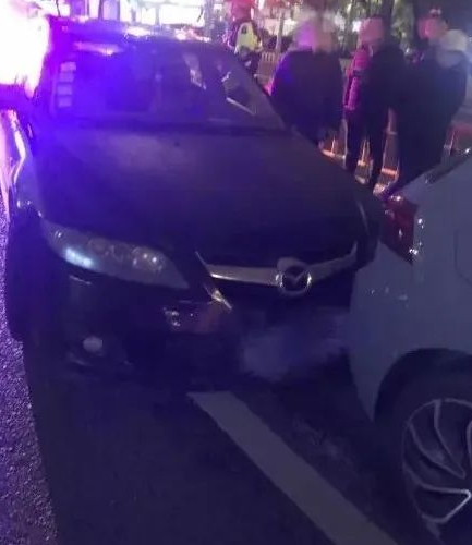 驚了!寧波男子酒駕被逮,竟把酒精測試儀“吹爆”!警察都嚇壞! 驚了!寧波男子酒駕被逮,竟把酒精測試儀“吹爆”!警察都嚇壞!